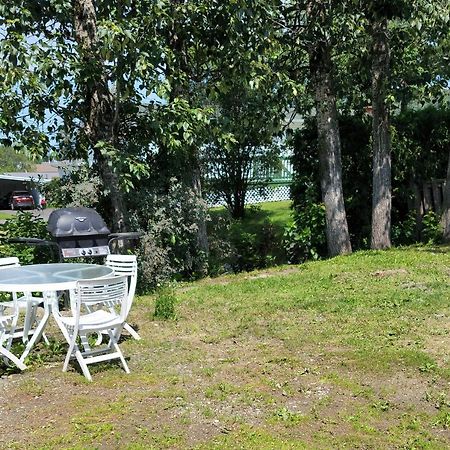 Downtown Apartment Next To Highway Netflix+Wifi Edmundston Esterno foto