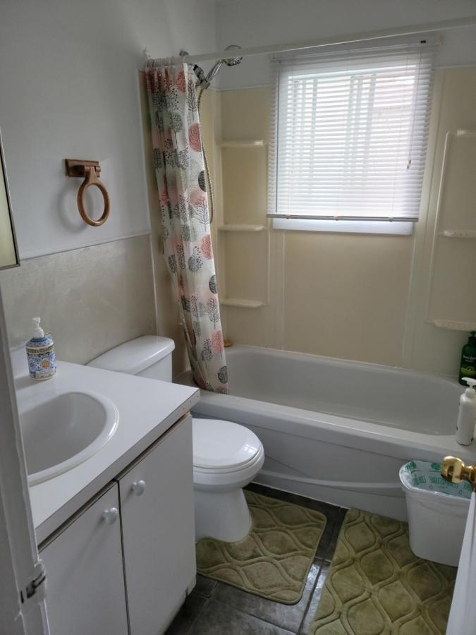 Downtown Apartment Next To Highway Netflix+Wifi Edmundston Esterno foto