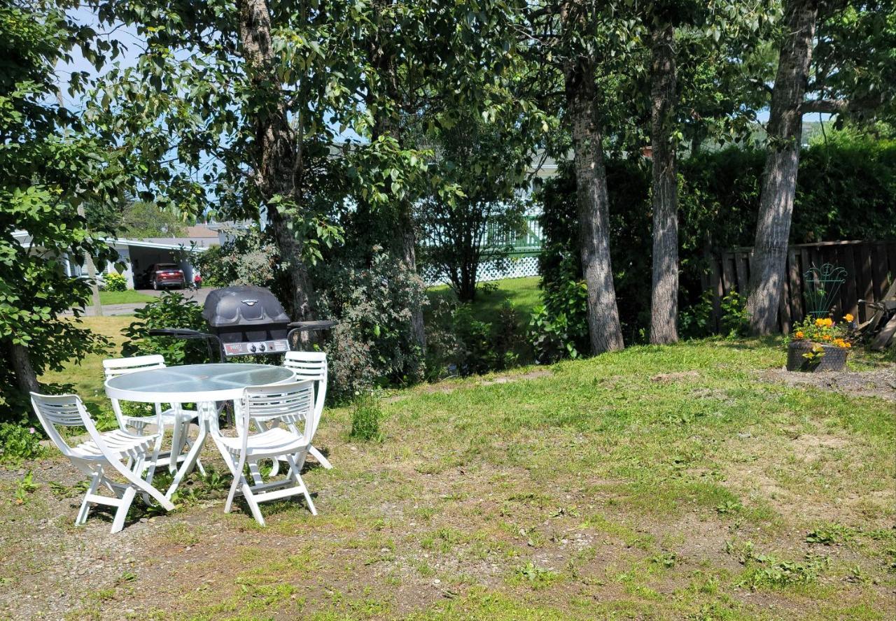 Downtown Apartment Next To Highway Netflix+Wifi Edmundston Esterno foto
