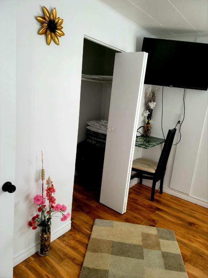 Downtown Apartment Next To Highway Netflix+Wifi Edmundston Esterno foto